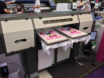 China dirija à impressora TX202 do vestuário para a impressão da camisa de T com cabeças de Epson DX5 fornecedor