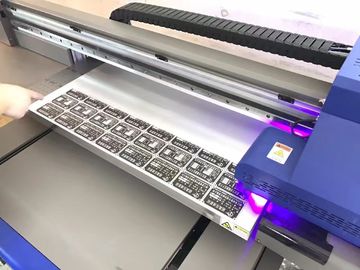 China impressora UV do leito do tamanho pequeno de 90x60cm com alta resolução fornecedor